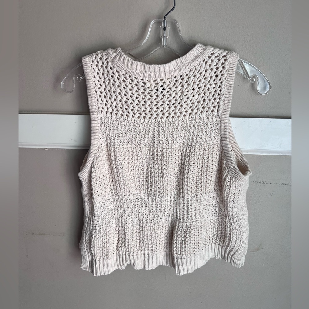 Universal Thread Cream Cropped Knit Sleeveless Sweater Vest - Picture 2 of 3